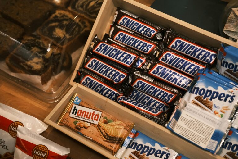 snickers humor marketing